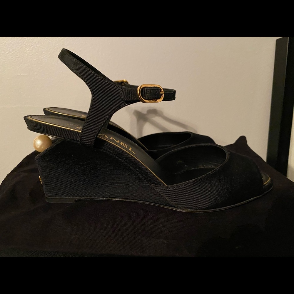 Shoes - Picture 4 of 11